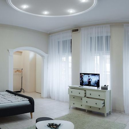 MainStreet apartman Subotica Buitenkant foto