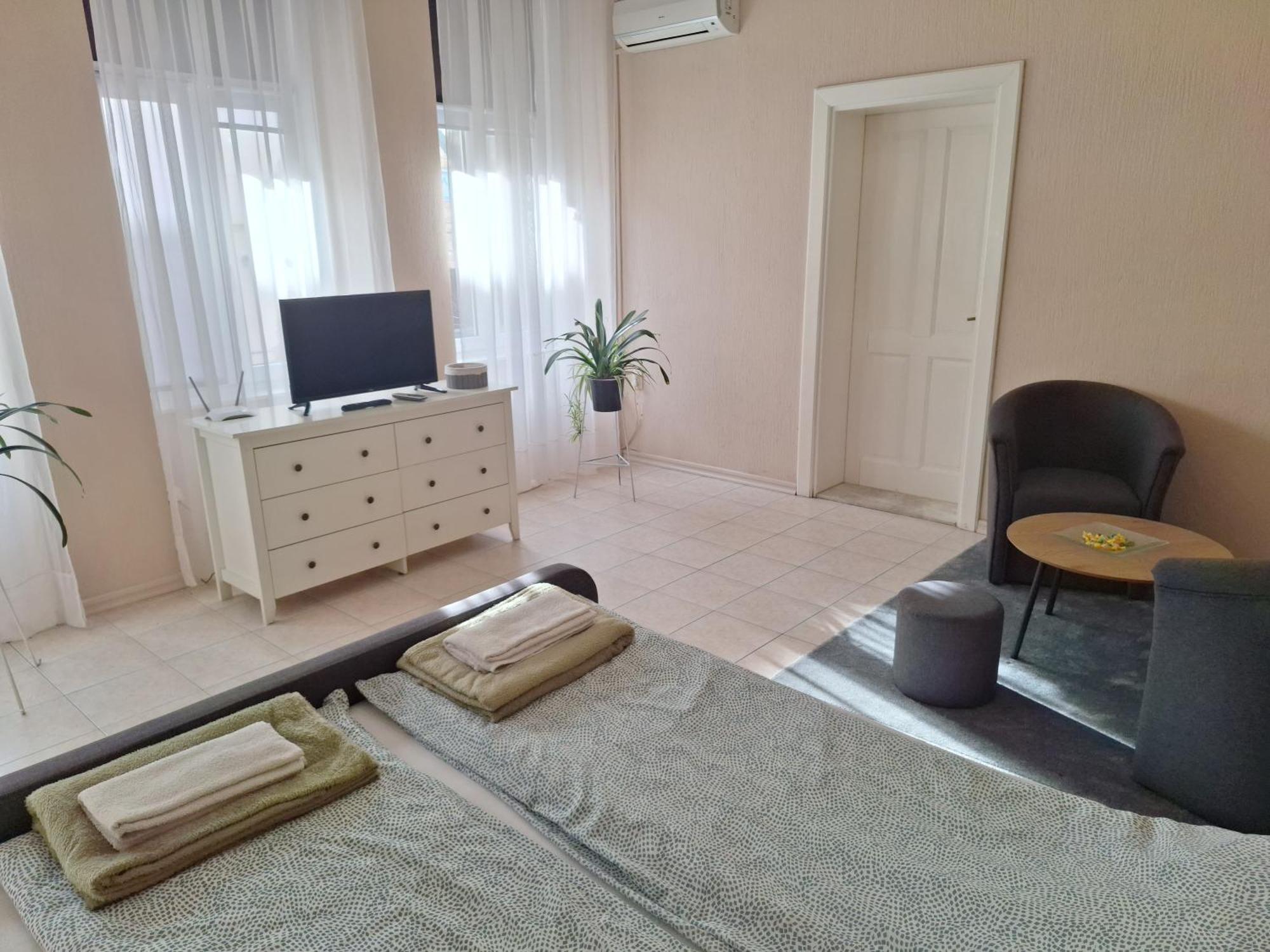 MainStreet apartman Subotica Buitenkant foto