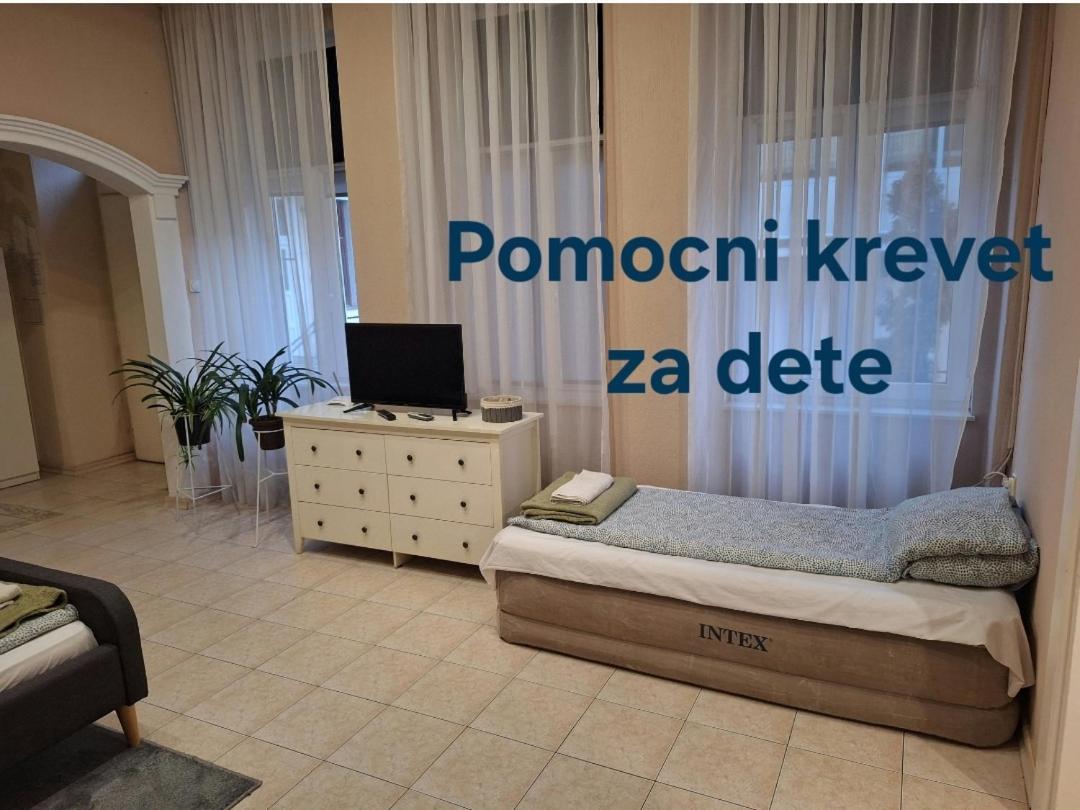 MainStreet apartman Subotica Buitenkant foto