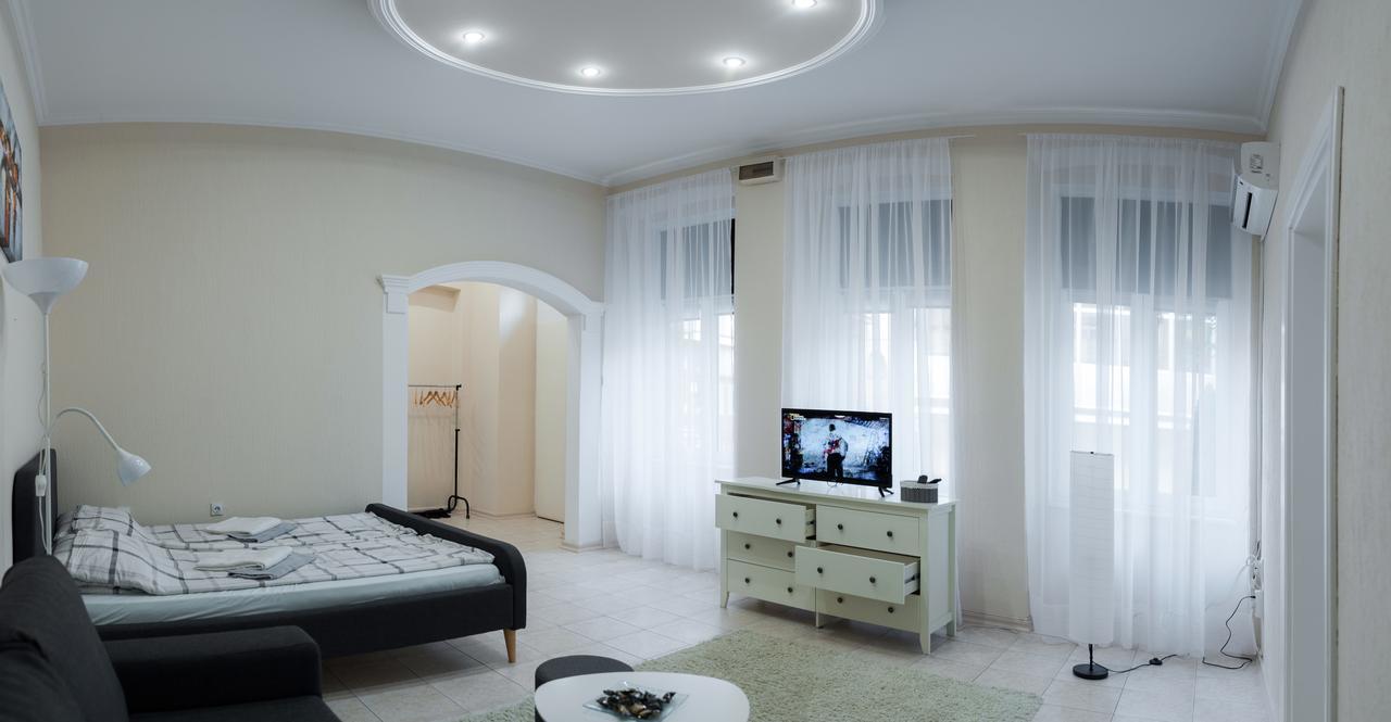 MainStreet apartman Subotica Buitenkant foto